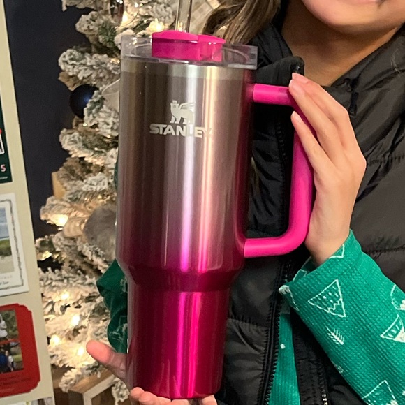 Stanley Accessories - 40 oz. Stanley- Pink Ombré